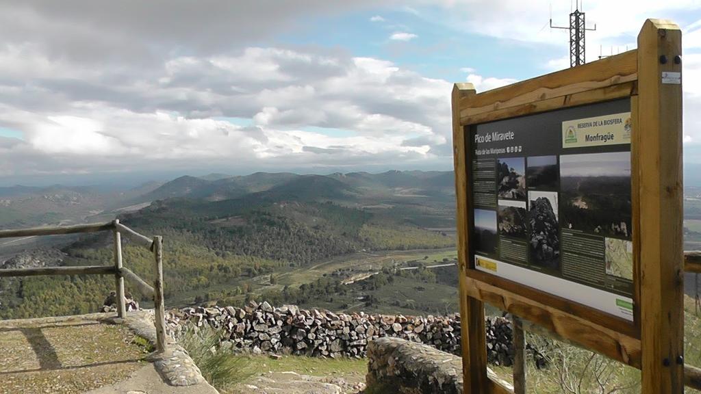 Los Montes Casas de Miravete Exterior foto